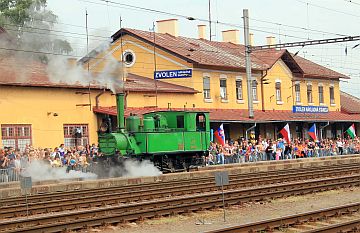 ma�arsk� ma�inka III 175 D6 po�as predstavenia publiku